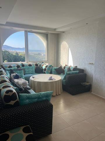 Gîte pour 4 personnes, avec piscine ainsi que vue et jardin dans Martil