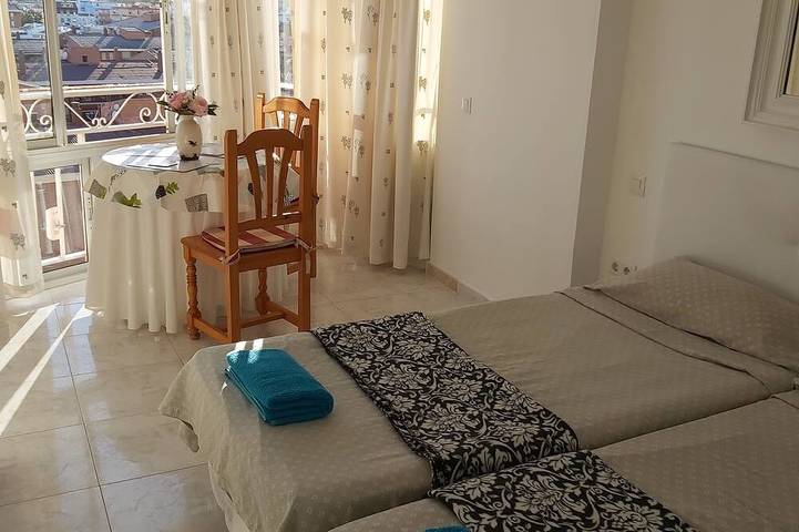 Apartamento entero, Estudio Con Piscina compartida, Jardín Y Quiosco Servir alcohol y helados / dulces in Benalmádena Costa, Benalmádena