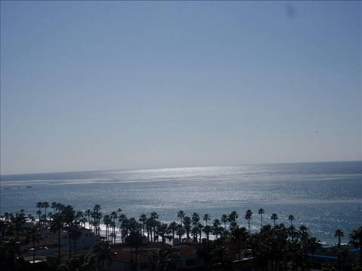 Vacation rental for 8 people, with sauna and yard as well as pool and hot tub in San Clemente