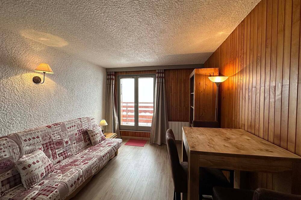 Apartamento entero, Estudio acogedor con balcón · A pie de pistas · Cerca del centro in Méribel-Mottaret, Les Allues