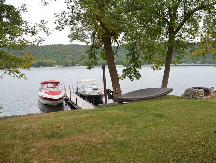 Log cabin for 6 people, with garden and terrace in Lake George