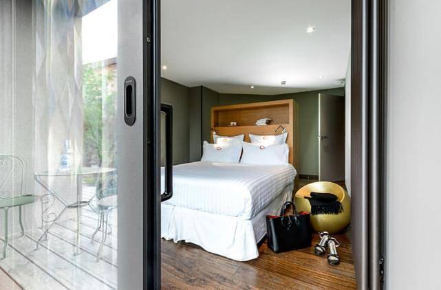 Hôtel pour 2 personnes, avec sauna ainsi que jacuzzi et jardin à Duingt - 2