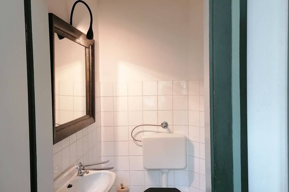 Wohnung in mittelalterlicher Burg aus dem 14. Jahrhundert am Weserradweg in Petershagen, Kreis Minden-Lübbecke