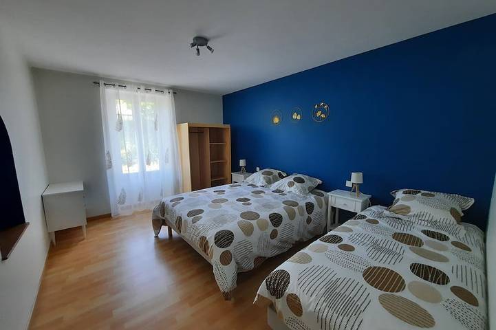 Location de vacances pour 8 personnes, avec terrasse et jardin à La Chapelle-Saint-Laurent - 2