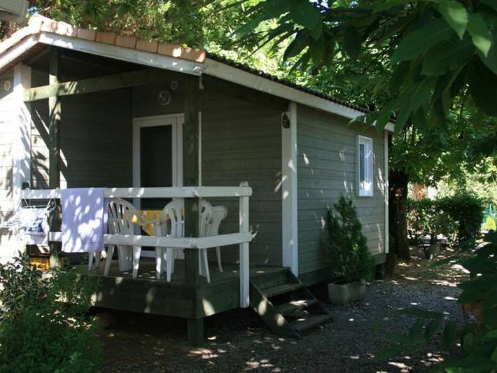 Chalet voor 4 personen, met zwembad en terras in de Ardèche