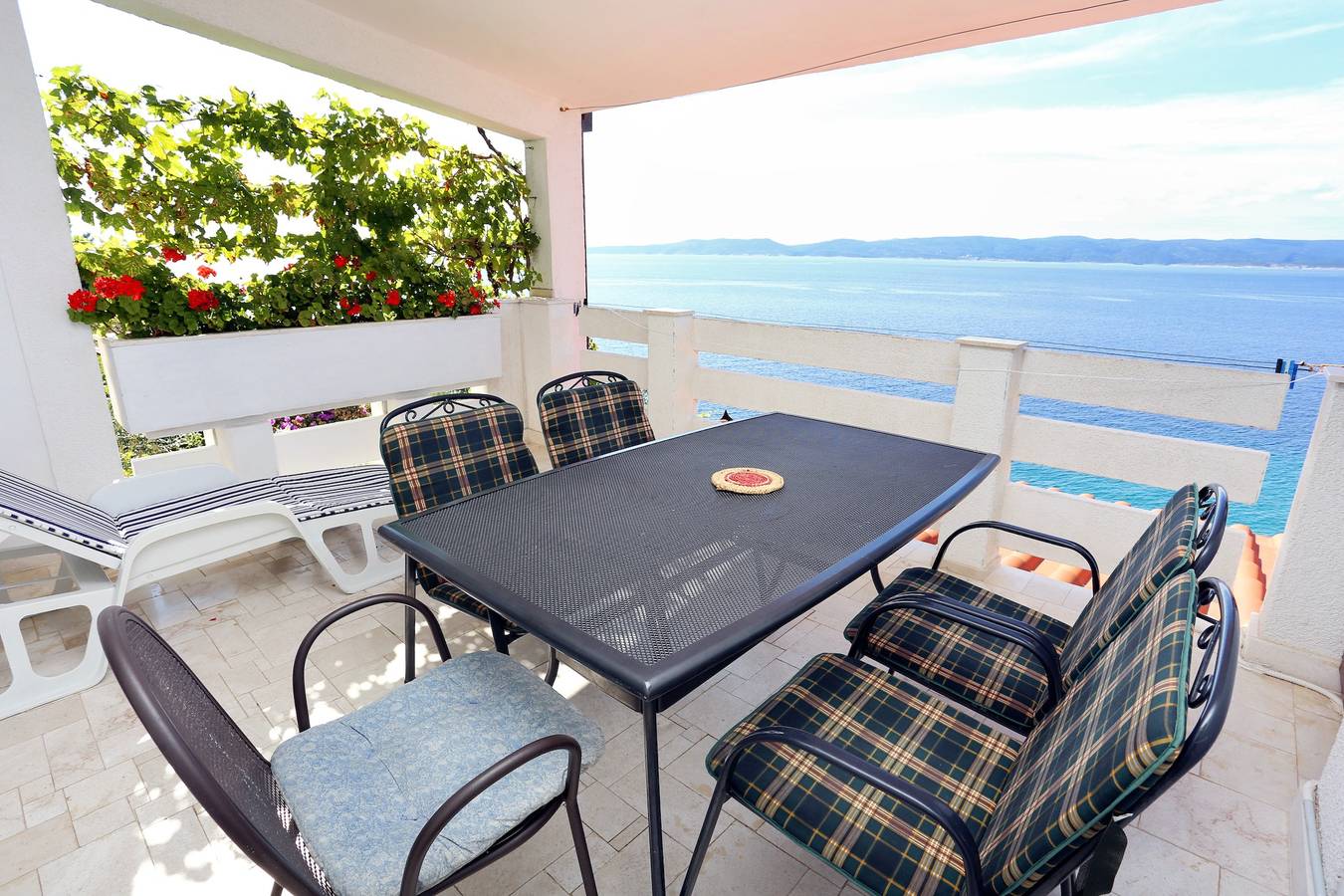 Ganze Wohnung, 1-Zimmer-Ferienwohnung am Strand Pisak, Omis A-1014-c in Pisak, Omis-Riviera