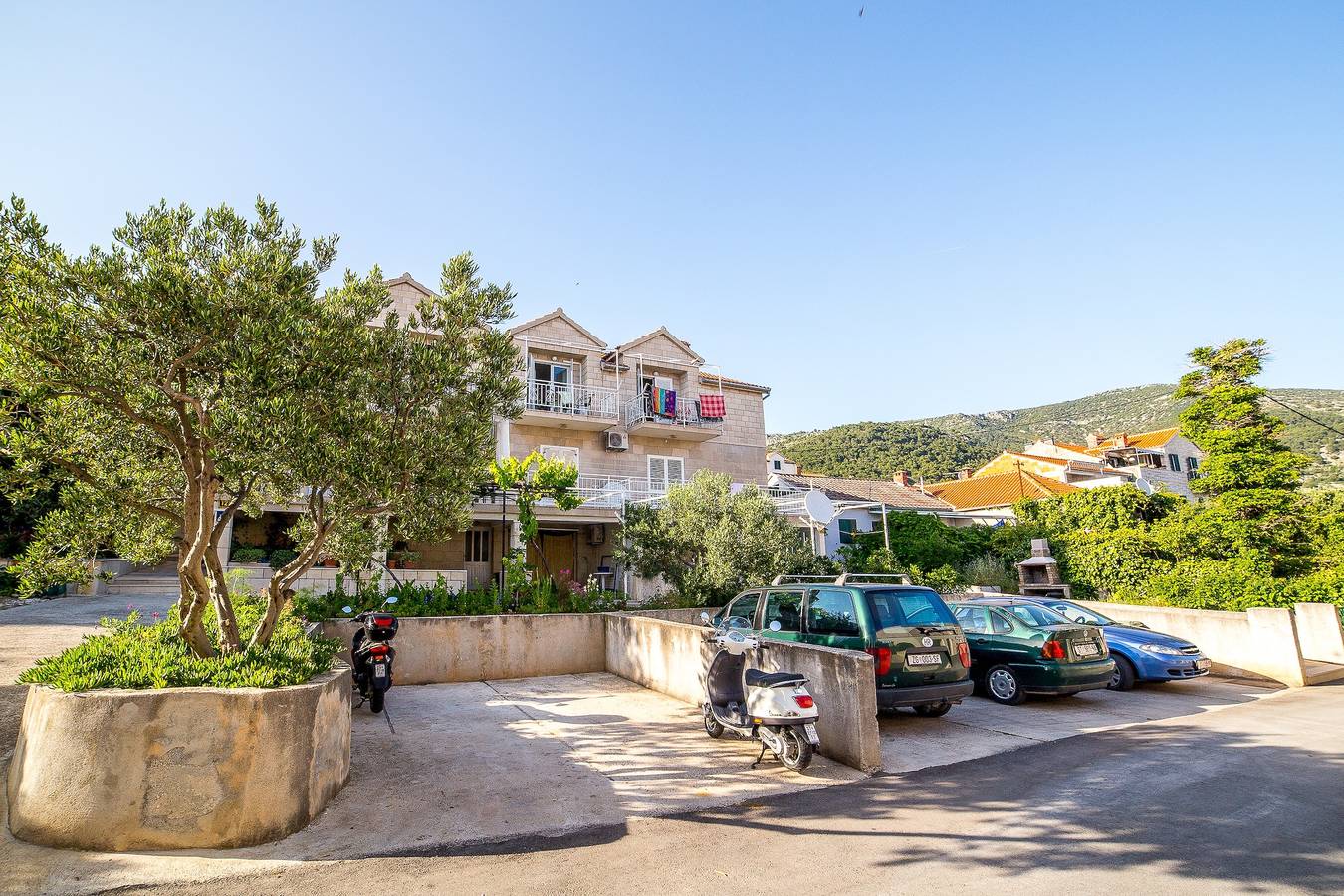 Entire apartment, One bedroom apartment with balcony and sea view Bol, Brač A-12980-a in Bol, Brac