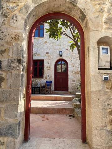 Maison d’hôte pour 4 personnes, avec jardin ainsi que piscine et vue à Réthymnon