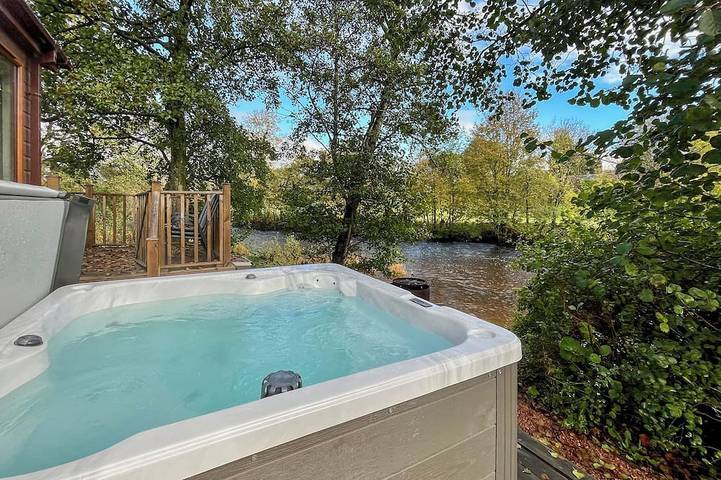 Log cabin for 4 people, with garden in Crieff