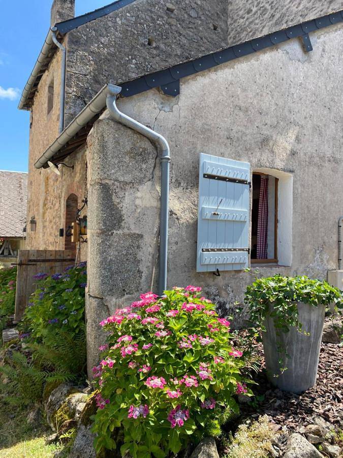 Gîte pour 4 personnes, avec jardin et vue à Saint-Léger-sous-Beuvray - 2