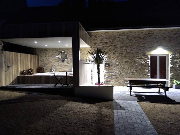 Gîte pour 4 personnes, avec jardin ainsi que jacuzzi et terrasse à Nivillac - 3