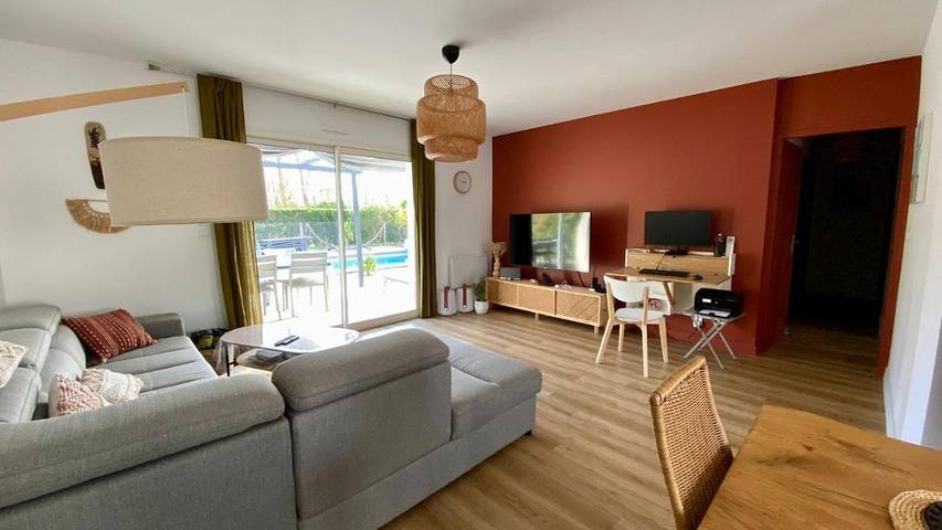 Location de vacances pour 8 personnes, avec jardin et piscine à Azur - 3