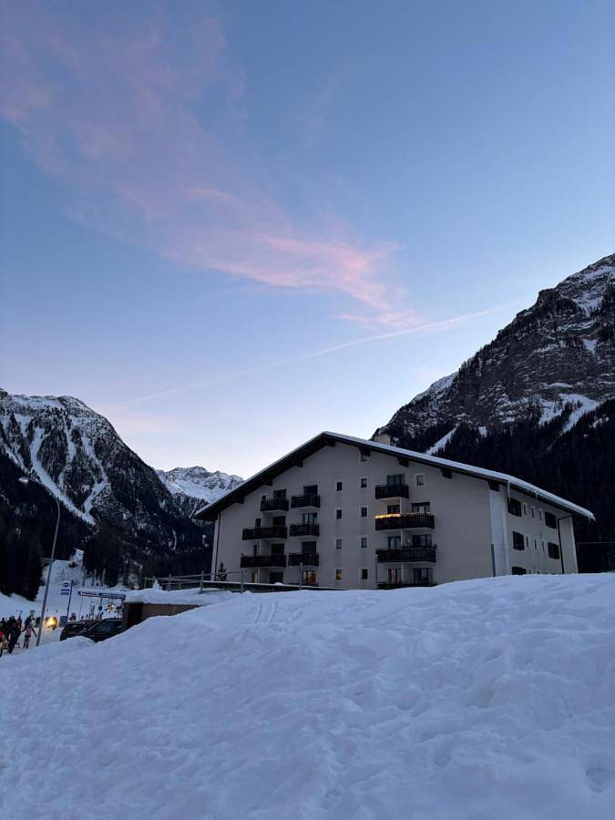 Bed and Breakfast für 3 Personen, mit Balkon und Terrasse sowie Garten und Ausblick in Bergün