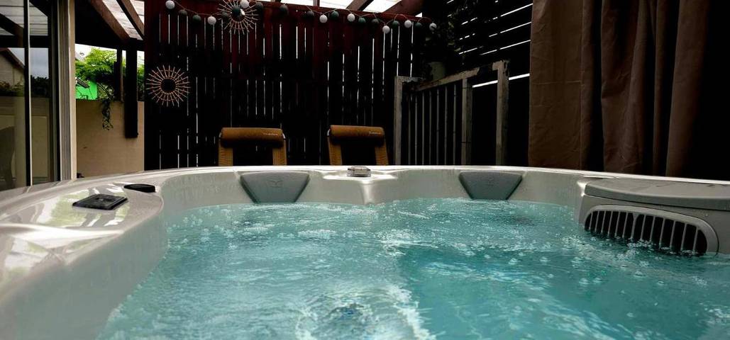 Maison de vacances pour 4 personnes, avec jacuzzi et terrasse