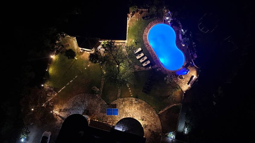 Ferienhaus für 13 Personen, mit Balkon und Whirlpool sowie Garten und Sauna in Kampanien - 2