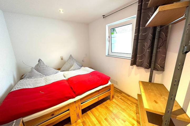 Ferienwohnung für 5 Personen, mit Sauna und Terrasse sowie Whirlpool und Garten, mit Haustier in Oberhausen - 2