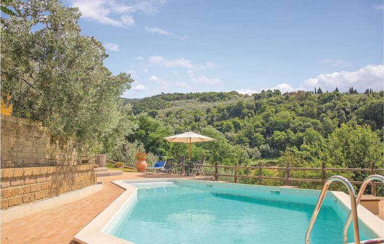 Location de vacances pour 3 personnes, avec terrasse ainsi que piscine et jardin à Vinci - 4