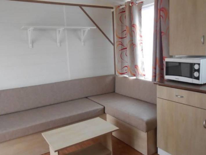 Mobil home pour 6 personnes, avec piscine et terrasse, animaux acceptés dans Plage De La Banche Binic - 2