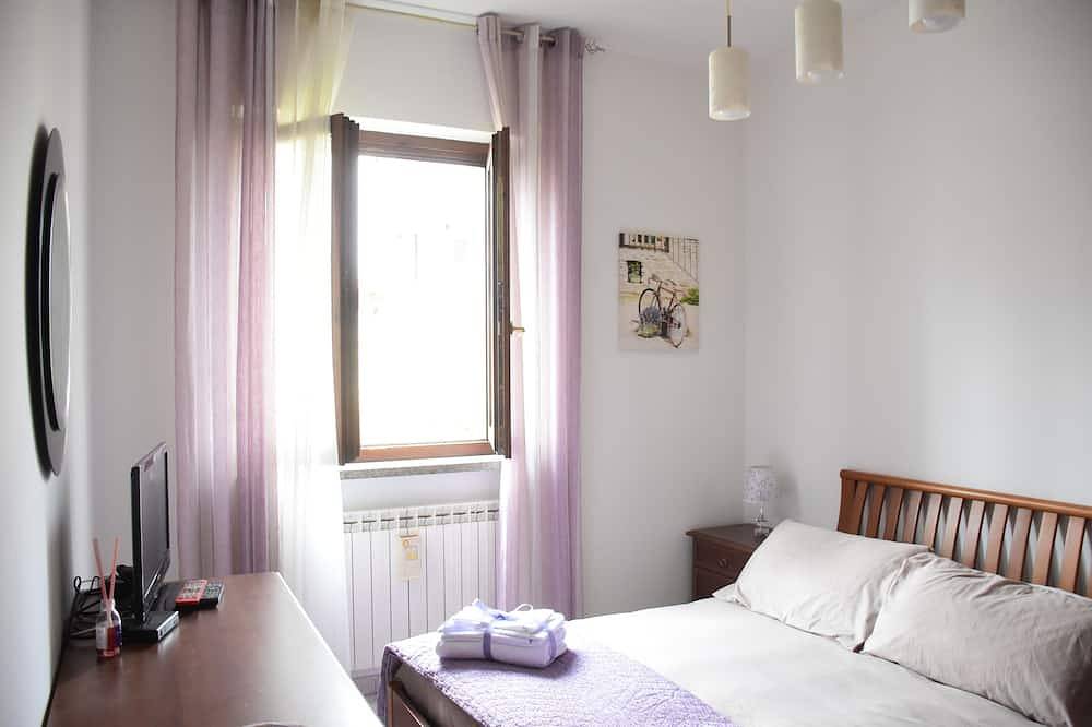 Ganze Wohnung, Apartment with parking 5 minutes from the Terme dei Papi in Viterbo in Vitorchiano, Viterbo Provinz