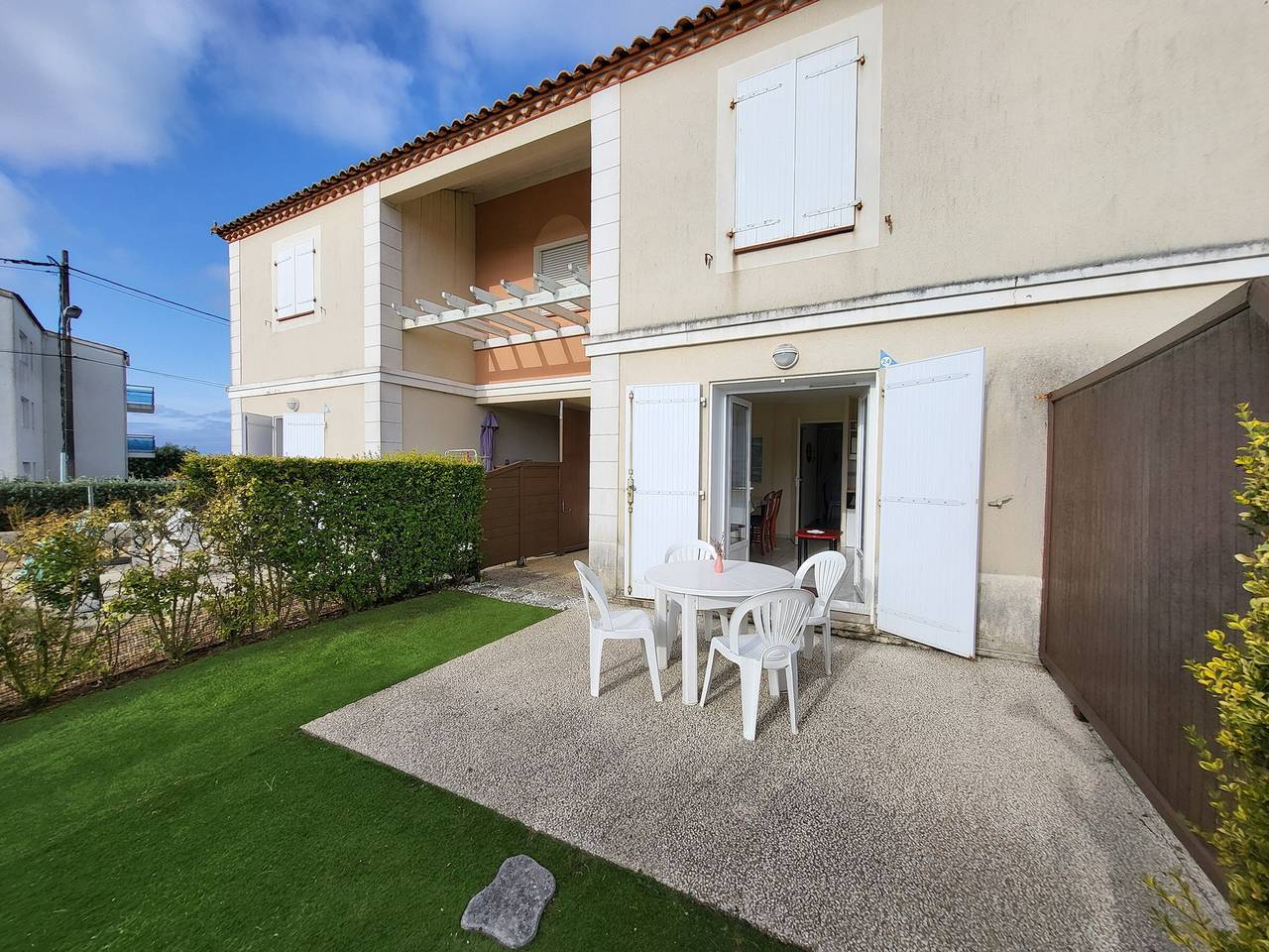 Apartamento entero, Apartamento acogedor con piscina y aparcamiento cerca del mar in Les Sables-d'Olonne, Vandea