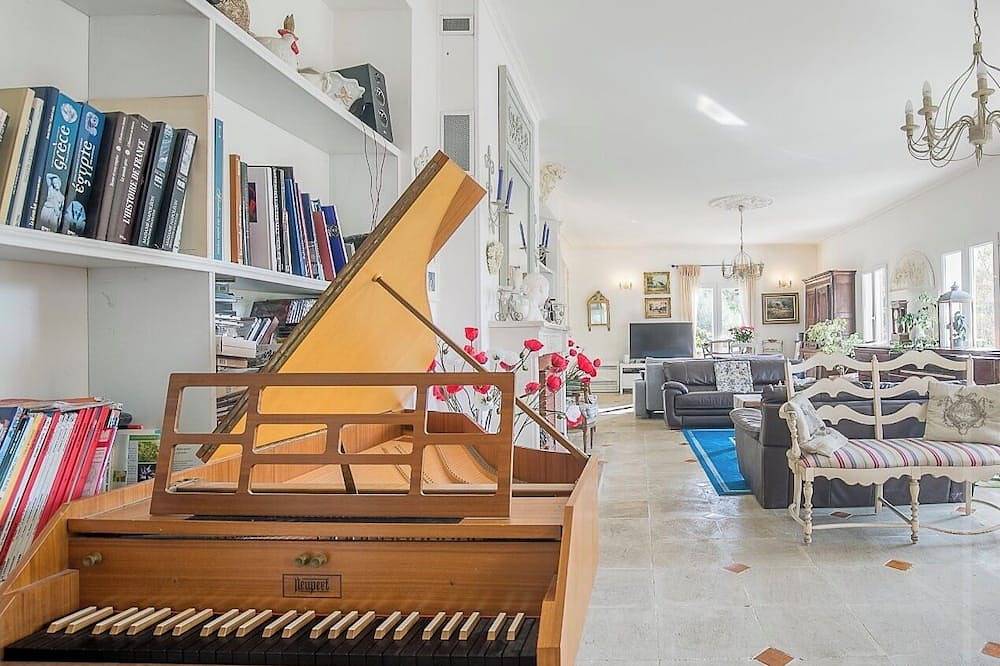 Charming bed and breakfast in Giono country. in Manosque, Regionaler Naturpark Luberon
