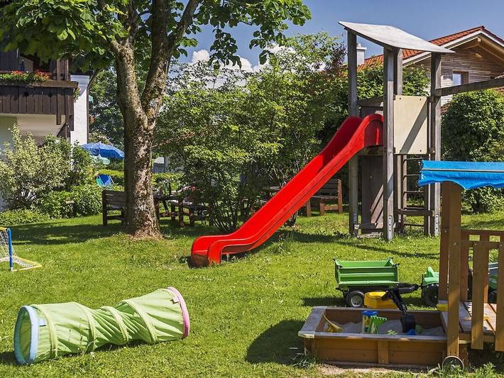 Ferienhaus für 5 Personen, mit Terrasse und Sauna sowie Whirlpool und Garten in Roßhaupten - 2