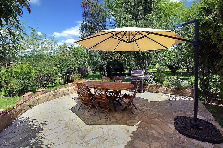 Location de vacances pour 3 personnes, avec Jacuzzi ainsi que Terrasse et Jardin à Meyrals