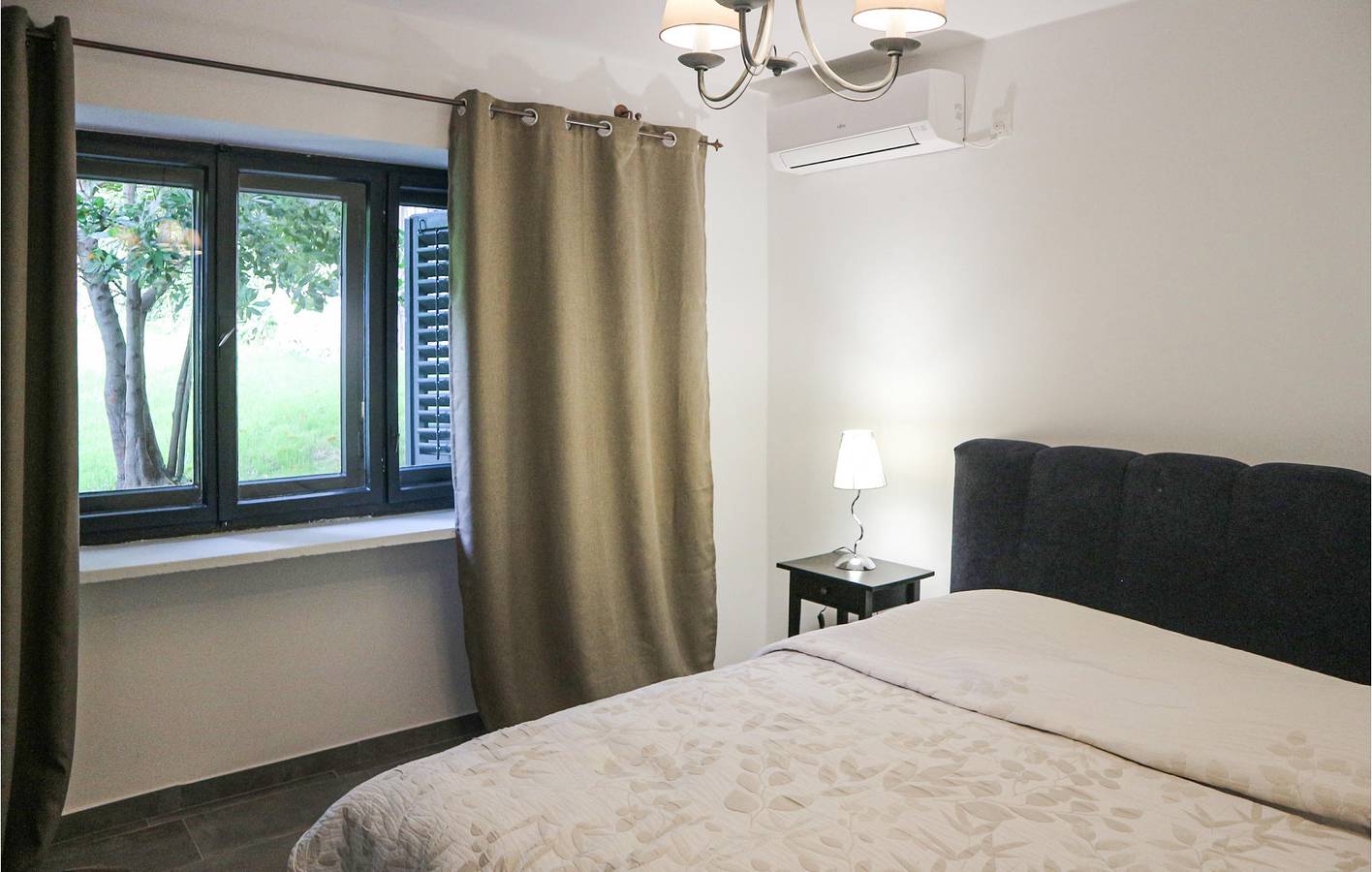 Gezellig appartement van 300 m² met zwembad, wifi en terras, vlak bij de bezienswaardigheden van Tribalj in Tribalj, Primorje-Gorski Kotar