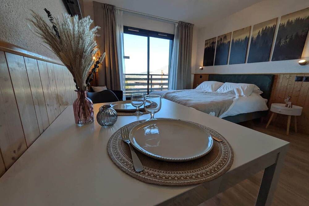 Entire apartment, Juracîmes Duo apartment for 2 people in Mijoux, Gex