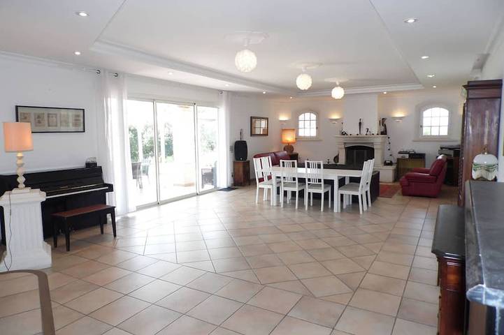 Location de vacances pour 22 personnes, avec jardin à Besse-sur-Issole - 2