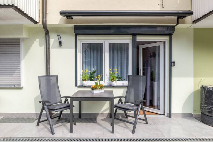 Geheel appartement, Studio "Fewo-Rennbächle" met bergzicht en terras in Bad Wildbad, Noordelijk Zwarte Woud
