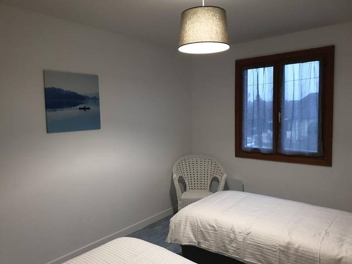 Location de vacances pour 8 personnes, avec jardin et piscine à Gurgy - 3