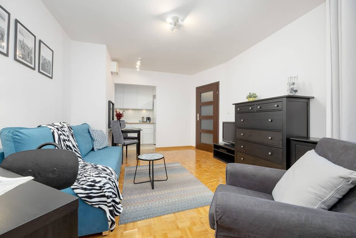 Cały apartament, Apartament wakacyjny dla 4 osób z basen in Mokotów, Warszawa
