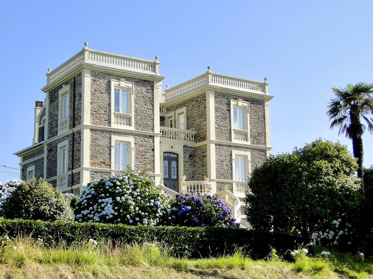 Maison de style colonial de l'Indiana Villa Auristela in Villapedre, Navia