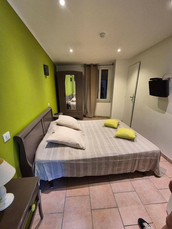 Family Room in Sillans-la-Cascade, Région de Brignoles