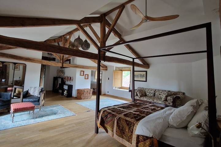 Gîte pour 12 personnes, avec Jardin à Léguillac-de-l'Auche - 3
