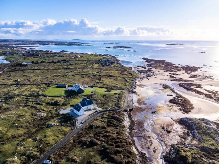 Holiday rental for 10 people in Ballyconneely