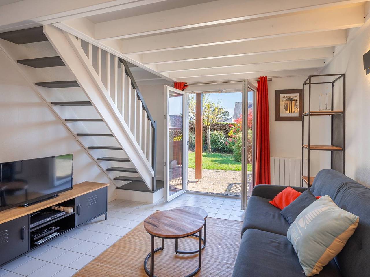 Cozy 3-Room House in Carnac with Private Garden, Near Beach & Shops - Sleeps 5 in Carnac Plage, Carnac