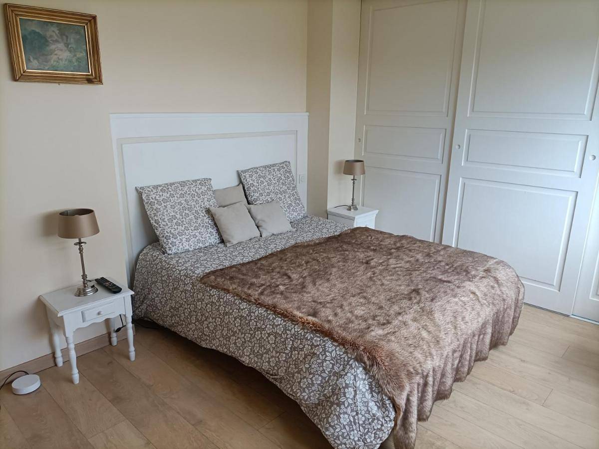 Double Room with Private Bathroom in Ploemeur, Côte des Mégalithes