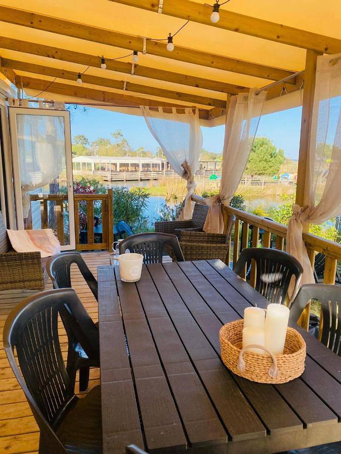 Mobilhome 8 personnes cosy tout équipé avec vue sur bassin, cap ferret in Lège-Cap-Ferret, Région d'Arcachon