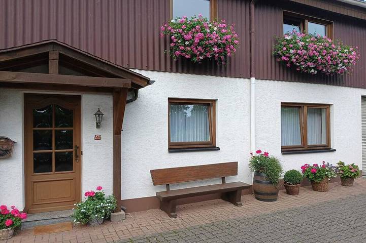 Ferienwohnung für 4 Personen, mit Terrasse und Garten in Diemelstadt