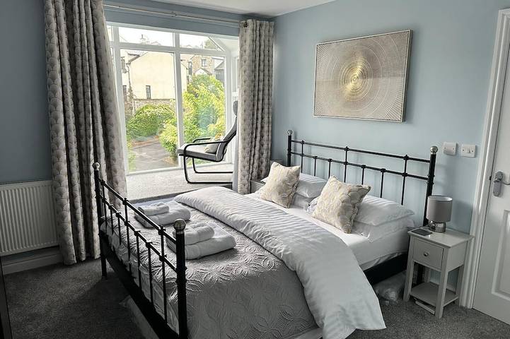 Luxurious, Contemporary Detached Holiday Home on a quiet cul-de-sac in Kirkby Lonsdale, Yorkshire Dales National Park