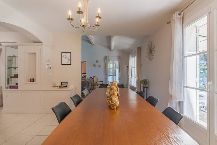 Villa met privézwembad aan golfbaan, Wi-Fi en airco in Mallemort, Arles en omgeving