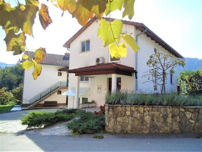 Ferienwohnung für 5 Personen, mit Garten und Ausblick