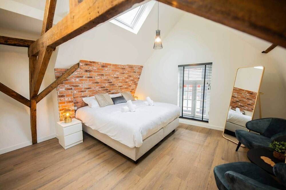 Entire apartment, Spectacular 70m² Penthouse with Terrace (R-51-C) in Eindhoven, North Brabant