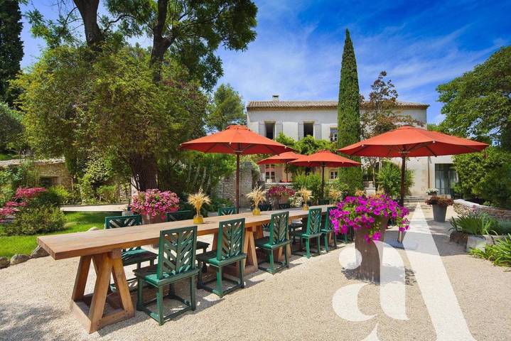 Maison d’hôte pour 16 personnes, avec jardin ainsi que piscine et vue à Saint-Rémy-de-Provence - 2