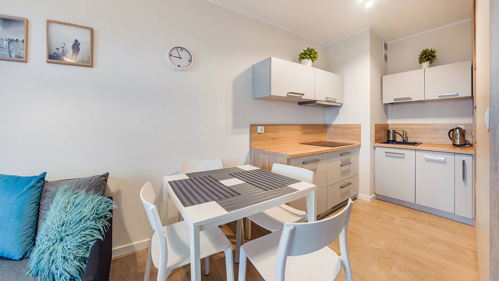 Cały apartament wypoczynkowy, Apartament wakacyjny dla 4 osób z balkon in Ustronie Morskie (Miasto), Ustronie Morskie