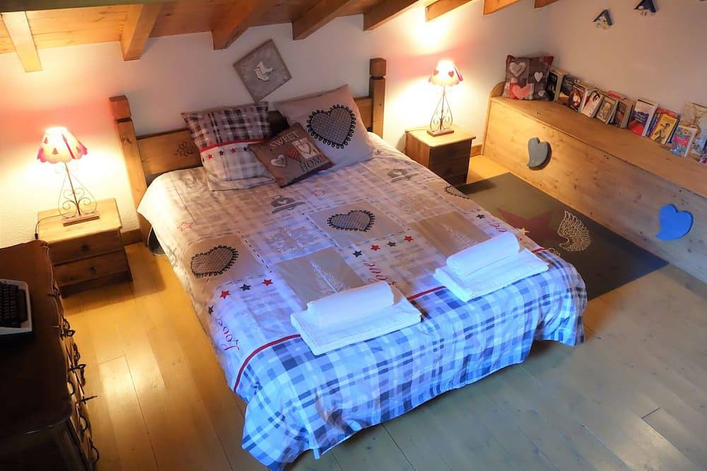 Chalet la buissonnière 4* individual chalet rental in Valfréjus, Modane