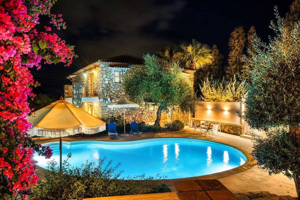 Villa Archontiko - Drei Schlafzimmer Villa, Schläft 6 in Drosia (Zakynthos), Kipseli