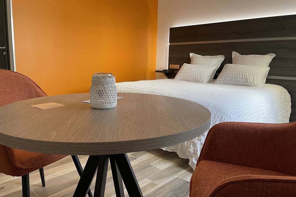 Sunset Deluxe Room - Double - Outdoor Jacuzzi in Roye, Haute-Saône